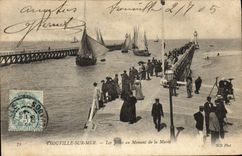 CPA Trouville Sur Mer les jetees au moment de la maree Bateaux