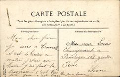 CPA Trouville Bateau de peche sortant du port
