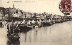 VINTAGE POSTCARD Trouville Boats of sin Boats