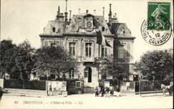 CPA Trouville L'Hotel de ville