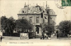 CPA Trouville L'Hotel de ville