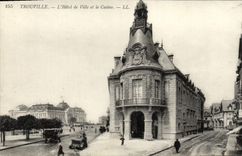 CPA Trouville L'Hotel de ville et le casino