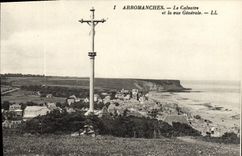 CPA Arromanches Le calvaire et la vue generale