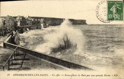 CPA Arromanches Les Bains Un effet Du Ressac dans La Baie Par Une Grande Maree