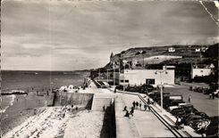 CPM Arromanches Vue d'Ensemble De La Plage