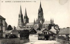 CPA Bayeux le cathedrale vue du boulevard
