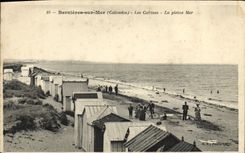 CPA Bernieres Sur Mer Les Cabines La Pleine Mer