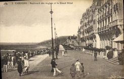 CPA Cabourg Le Boulevard des Anglais et le Grand Hotel
