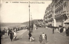CPA Cabourg Le Boulevard des Anglais et le Grand Hotel