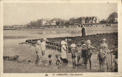 Niños de la opinión de Cabourg de la POSTAL de la VENDIMIA