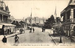 POSTAL Cabourg de la VENDIMIA el hotel grande vista de la calle del mar