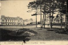 CPA Cabourg Le parc Les villas et la grand hotel