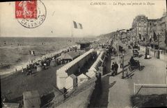CPA Cabourg La Plage vue prise de la Digue 