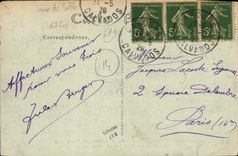 La POSTAL Cabourg de la VENDIMIA la playa tiene marea baja y el castillo grande de los niños del hotel de la arena