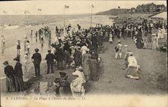 POSTAL Cabourg de la VENDIMIA la playa por la hora del baño