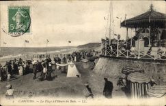 CPA Cabourg La Plage a l'Heure du Bain 