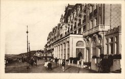 CPA Cabourg Le Grand Hotel et la Digue 