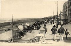 Caminata de Cabourg de la POSTAL de la VENDIMIA del bulevar del mar del inglés