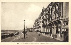 VINTAGE POSTCARD Cabourg Boulevard of the English and Large Hotel