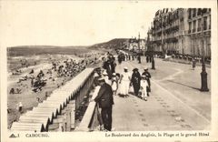 CPA Cabourg Le Boulevard des Anglais La Plage et Grand Hotel 