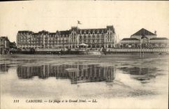 CPA Cabourg La Plage et le Grand hotel 