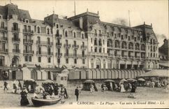 CPA Cabourg La Plage Vue vers le Grand Hotel 
