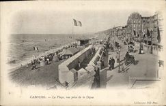 CPA Cabourg La Plage vue prise de la Digue 