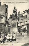 CPA Conde sur Noireau Statue du Contre amiral Dumont d'Urville Enfants 