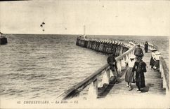 VINTAGE POSTCARD Courseulles the Pier