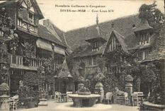 CPA Dives sur Mer Cour Louis XIV Hostellerie Guillaume le Conquerant