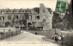 CPA Dives L'Hostellerie de Guillaume le Conquerant et la Rue de Lisieux 
