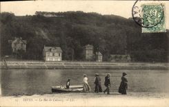 VINTAGE POSTCARD Divine the Vat of Cabourg