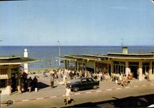MODERN CARD Luc on Sea Descent with the Beach