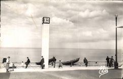 MODERN CARD Luc on Sea Pedule on the Dam