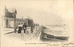 VINTAGE POSTCARD Luc On sea the rising tide