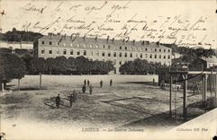 CPA Lisieux La Caserne Delaunay Militaria