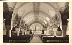 CPA La Basilique de Lisieux La crypte Vue generale