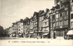 CPA Lisieux Maisons place victor hugo