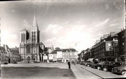 CPA Lisieux cathedrale et rue henry cheron