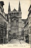 El santo de Lisieux Cathedrale de la POSTAL de la VENDIMIA afila con piedra la puerta