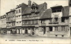 CPA Lisieux Vieilles maisons place victor hugo