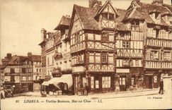 CPA Lisieux Vieilles maisons rue au char