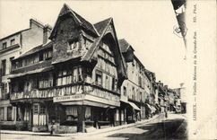CPA Lisieux Vieilles Maisons de la grande rue
