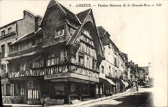 CPA Lisieux Vieilles Maisons de la grande rue