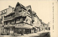 CPA Lisieux Vieilles Maisons de la grande rue