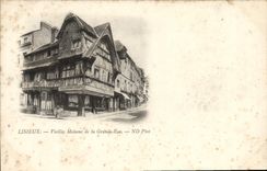 CPA Lisieux Vieilles Maisons de la grande rue