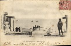 CPA Luc sur mer la passerelle