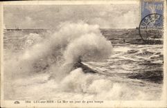 VINTAGE POSTCARD Luc on sea sea one day of heavy weather