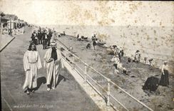 CPA Luc sur mer la digue