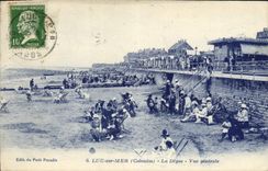CPA Luc sur mer la digue vue generale